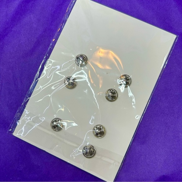😍 1st Edition Enamel Pin Set by Jeffree Star! 😍 - Picture 2 of 2